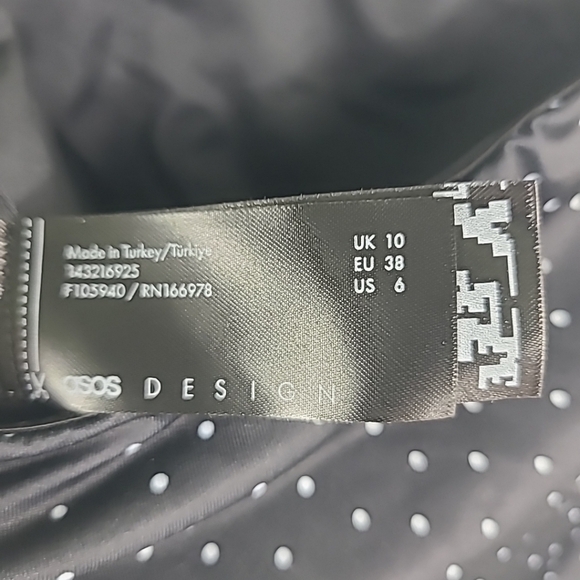 NEW ASOS DESIGN Women's One Piece Black & White Spot Bandeau Swimsuit Sz 6 US - Picture 8 of 9